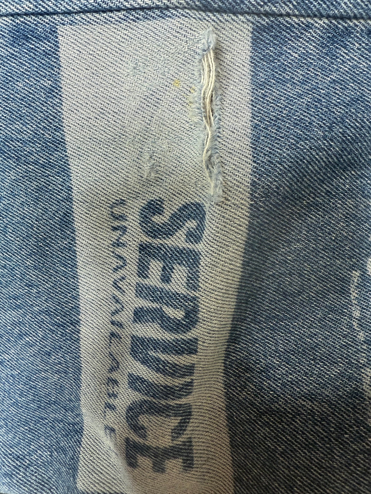 Vetements AH19 "Error" Print Denim Jeans - Size 32
